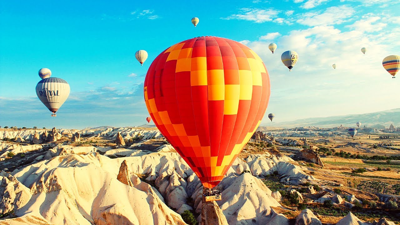 You are currently viewing Cappadocia Turkey| Hot Air Baloon Festival – Turkey Travel  Guide|Things To Do In Cappadocia #shorts