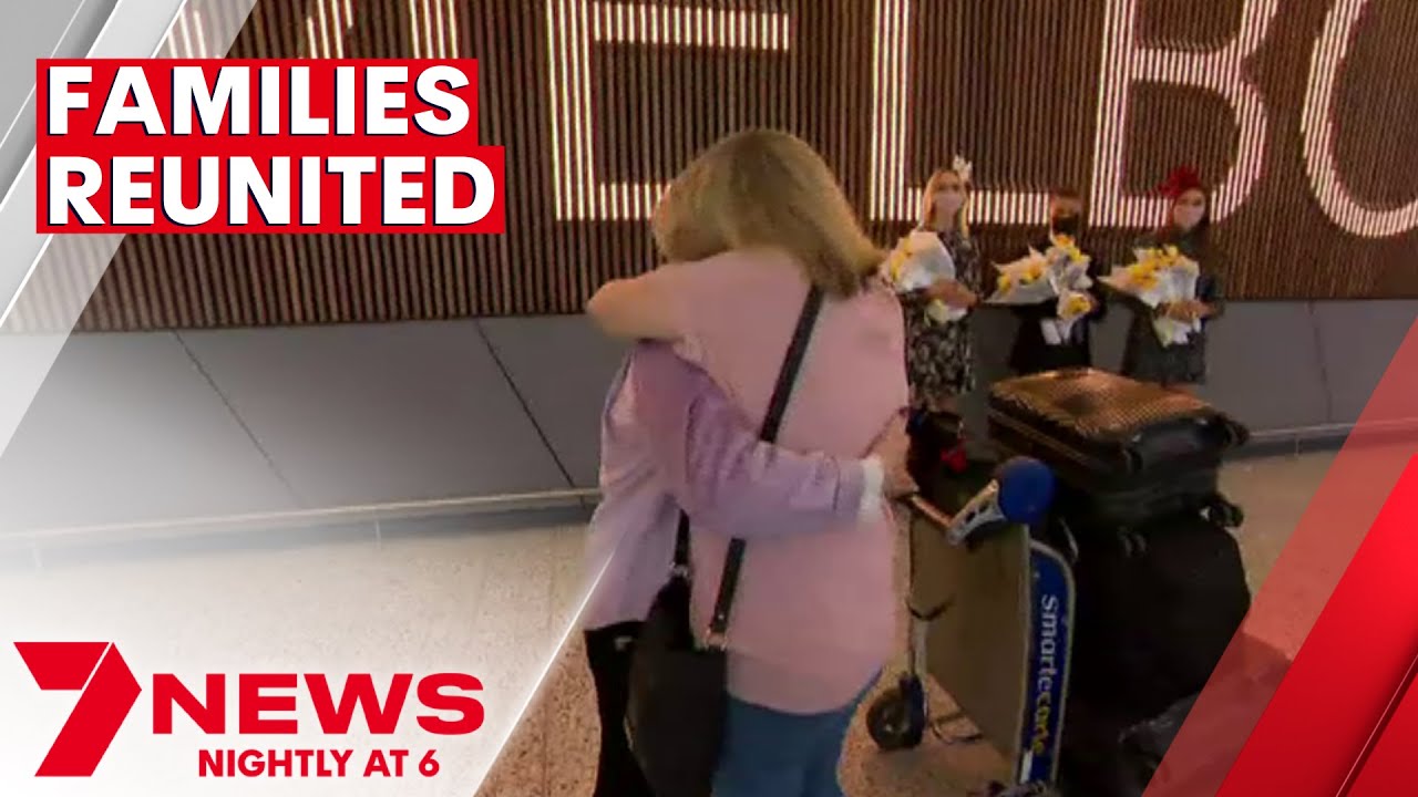 You are currently viewing Tears as international borders reopen and families reunited at last | 7NEWS