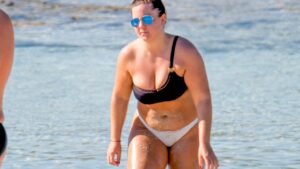 Read more about the article Beach Walk Tours – Nissi Beach & Fig Tree Bay Beach Cyprus 4K WALK / Cyprus Travel Guide