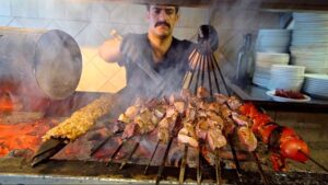 Read more about the article ISTANBUL STREET FOOD will BLOW YOU AWAY!! Turkish Street Food HEAVEN – Adana Kebab + Pickle Juice!